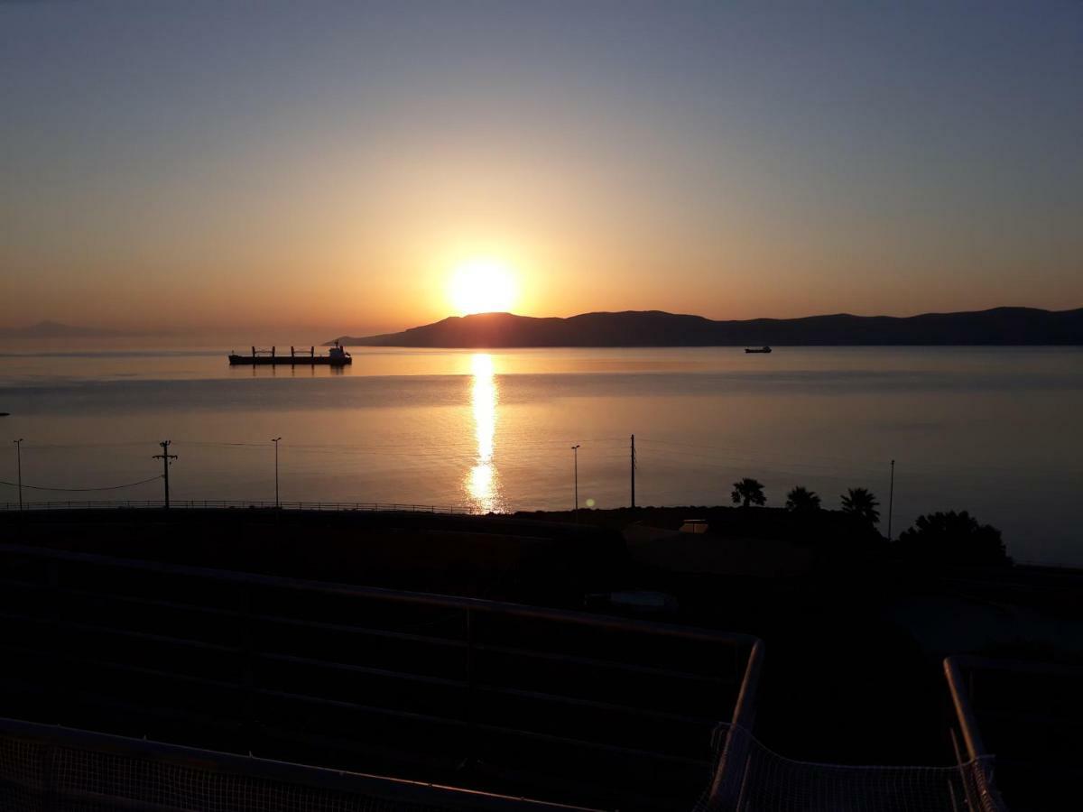 Deep Blue Apartment Lavrion Bagian luar foto